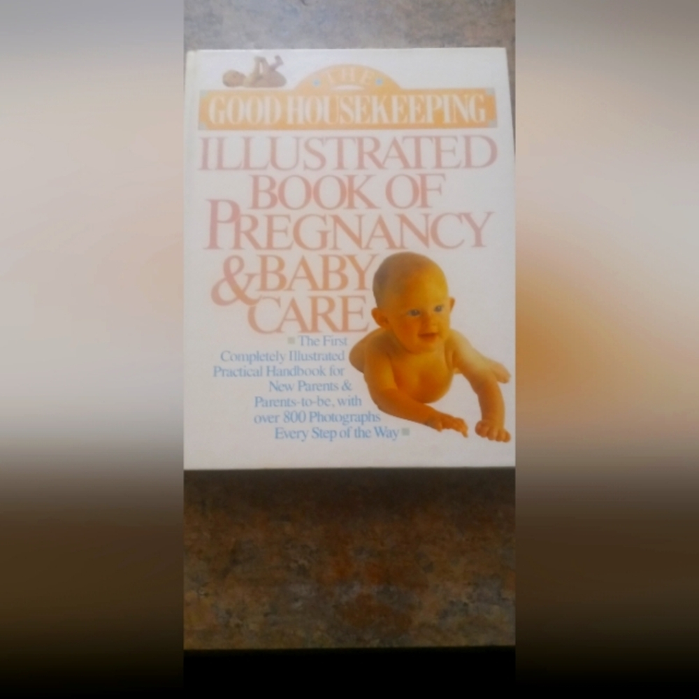 Good Housekeeping Illustrated Book of Pregnancy & Baby Care - White/Cream